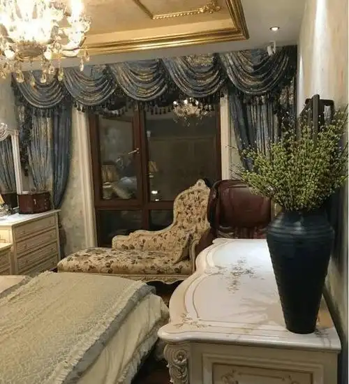 这才是真正有钱人家的别墅,花了250万装修,沙发就几十万