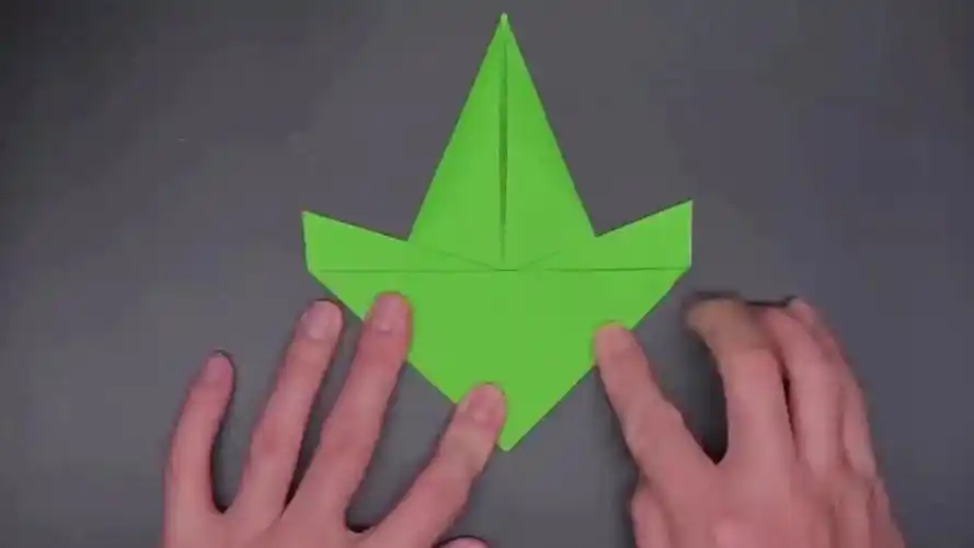 看两个视频学会24种热门折纸武器对24种够你玩好久啦