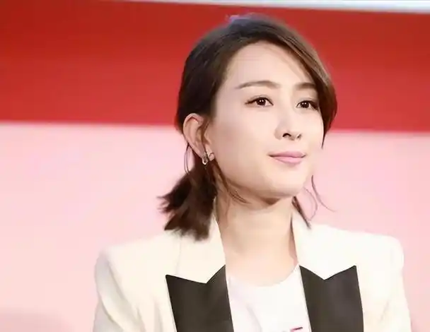 从一夜成名到"销声匿迹",42岁的马苏,走上了另一条"不