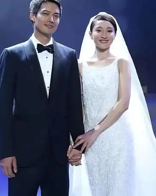 好莱坞遇见贾玲皱纹满面吴彦祖和周迅前夫同场