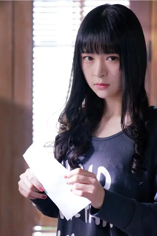 贴身校花2#张语格已经完美诠释齐刘海造型,不仅萌翻了君临和唐宇