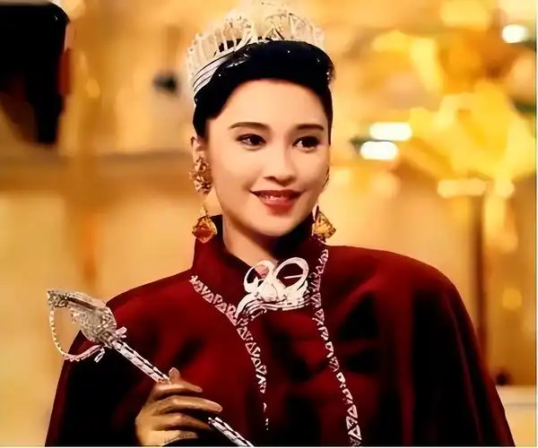 她是港姐冠军千杯不醉成员嫁第五天王漂亮到老公不许穿泳衣