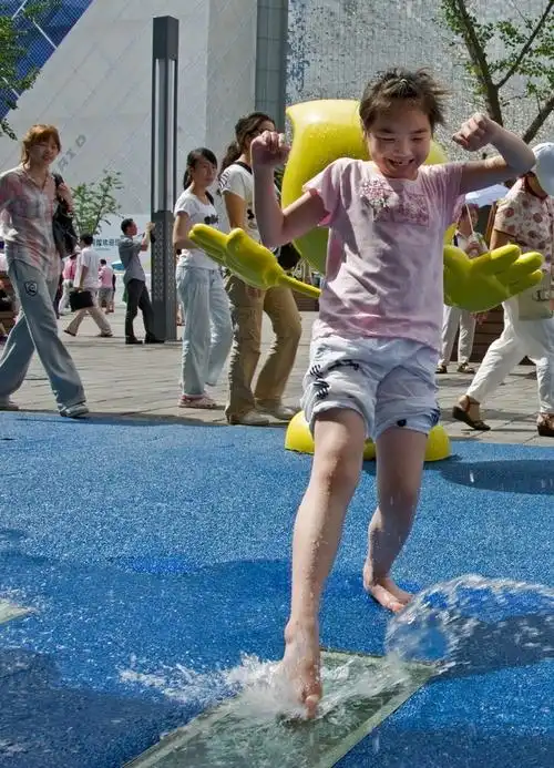 踩水少女. - 默认相册 - 大众摄影网