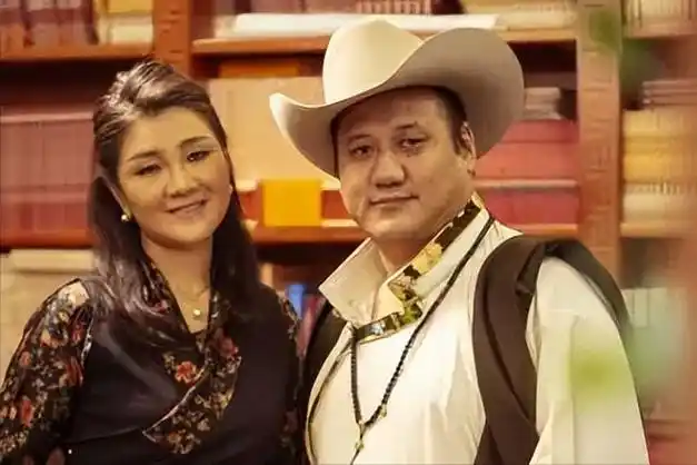 歌手降央卓玛因丈夫高颜值疯狂倒追婚后生3胎如今怎么样了