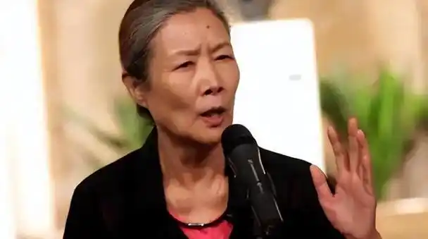 吕中:23岁嫁同学,一双儿女事业有成,儿媳让我暖心