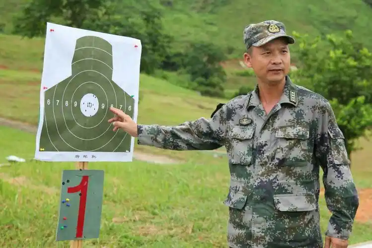 驻港部队副参谋长 潘浩明