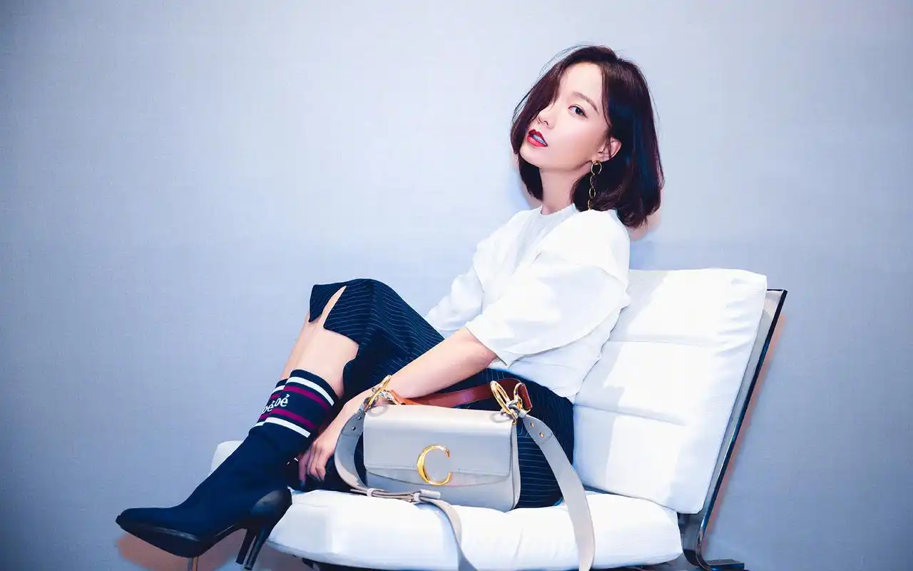 王珞丹干练优雅高清桌面壁纸