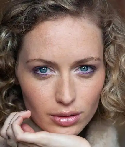 低配家庭版高低频磨皮原理 两步解决皮肤瑕疵 尽可能保留皮肤质感