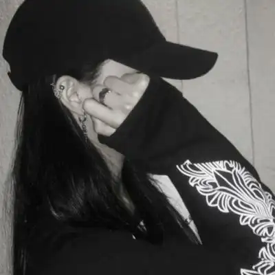 黑白伤感的女生头像都是因为你