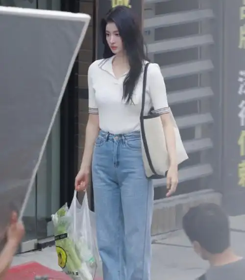 王楚然牛仔裤路透