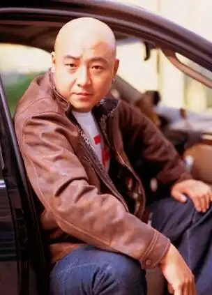 《扫黑风暴》主演周晓鸥:曾经的摇滚浪子,婚姻中是怎样的人?_零点乐队