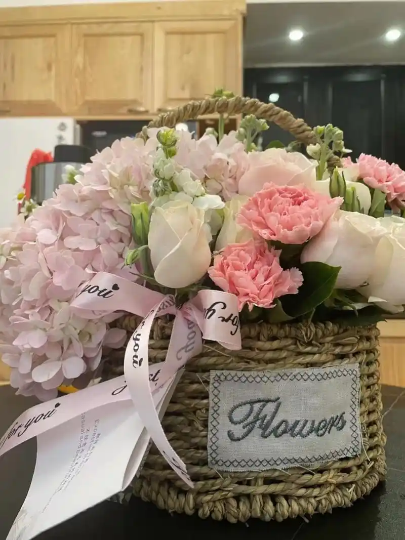 母亲节前鲜花,健康,户外用品关注度渐高,唯品会养生保健品销量剧增