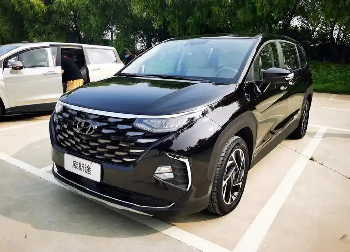 北京现代全新mpv亮相,两种动力可选,第二排配备有独立座椅