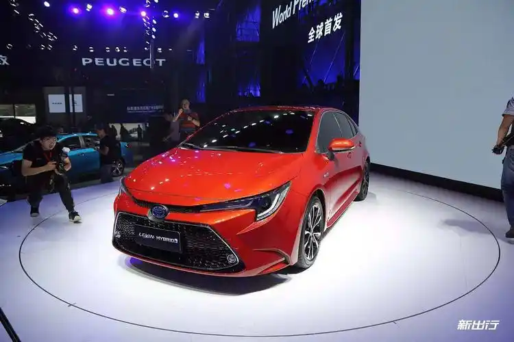 在这次广州车展丰田同样带来了国产的全新一代卡罗拉和雷凌双擎版本