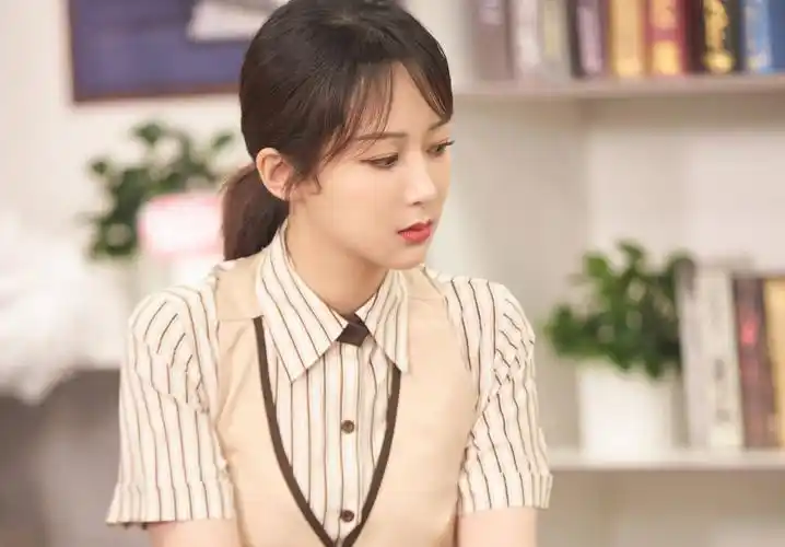 回忆杀!杨紫再扮欢乐颂邱莹莹 怀念五美友情落泪