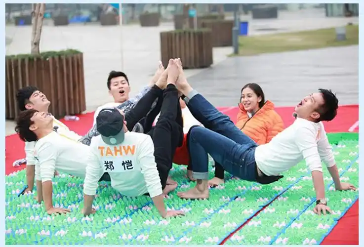 厂家直销2017韩国新款足底指压板 奔跑吧兄弟同款创意脚底按摩垫