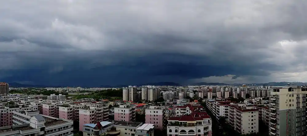 下雨前梅城景色