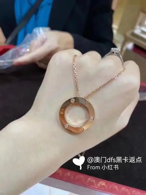 卡地亚圆饼三钻项链