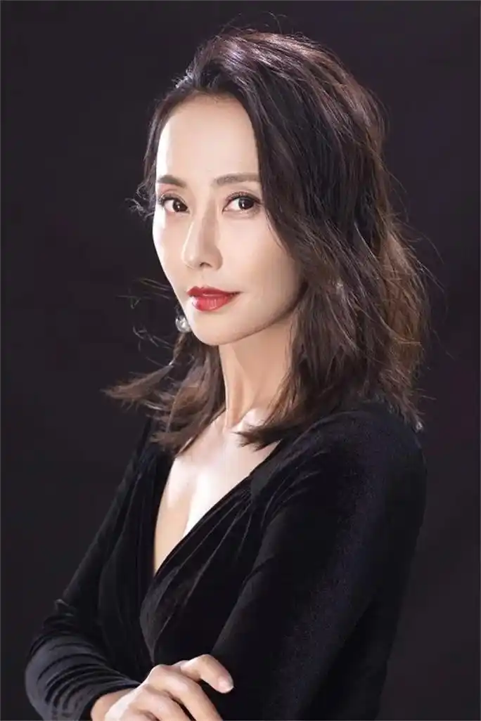 马雅舒,回族,白羊座,1977年3月24日,出生于云南省昆明 - 抖音