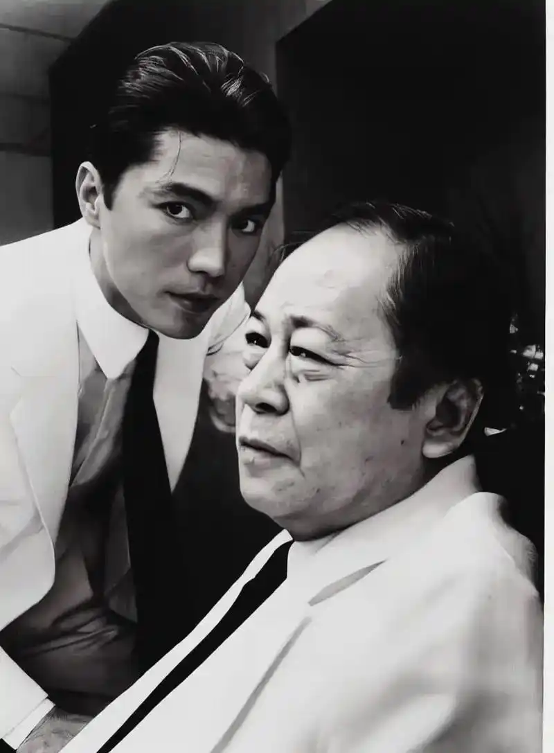 帅的我头皮发麻,特别是最后一个.#西装杀 #黑白系 #黎明# - 抖音