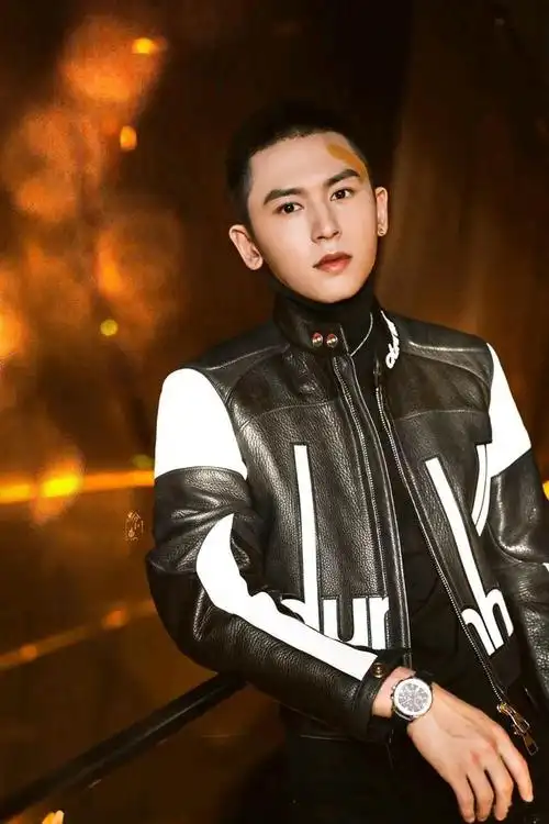 张哲瀚寸头造型-平头瀚哥