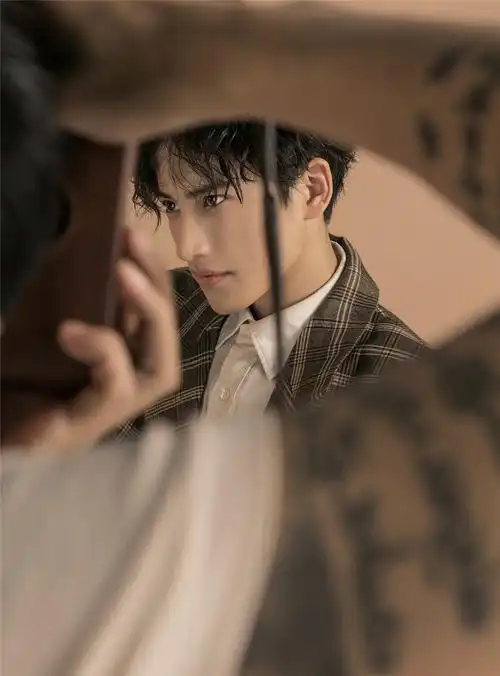 赵越最新写真曝光 演绎青春态度