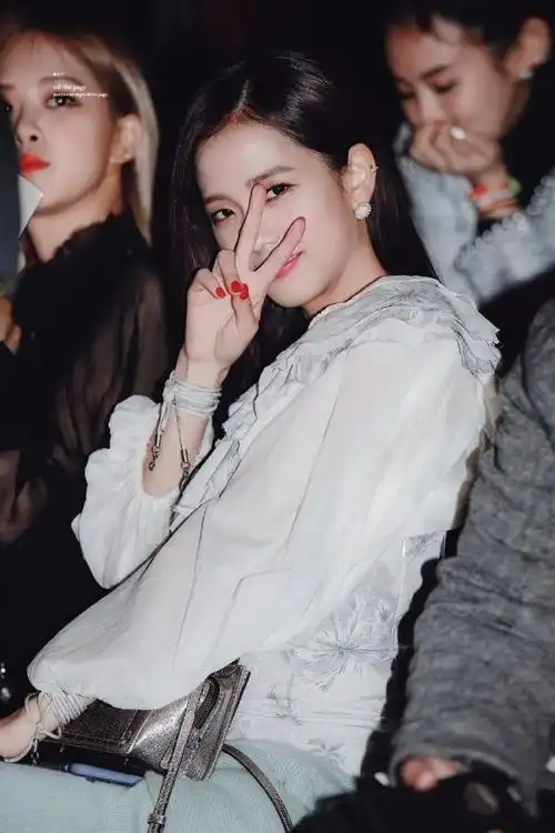 上海coach秀 金智秀出席活动|金智秀|金智秀jisoo|jennie|朴彩英