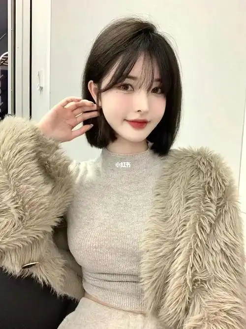 修饰圆脸方脸锁骨发 齐肩中长发型蓬松免打理