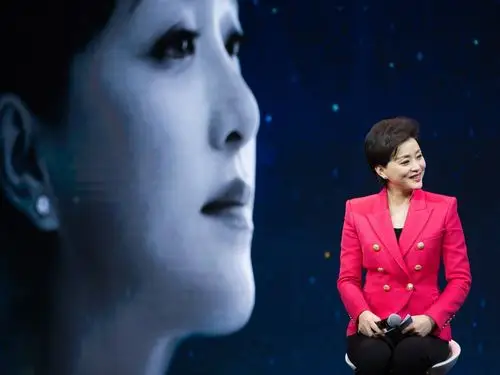 国内 > 正文    杨澜在《杨澜访谈录》十五周年现场(图源:vcg)   进入