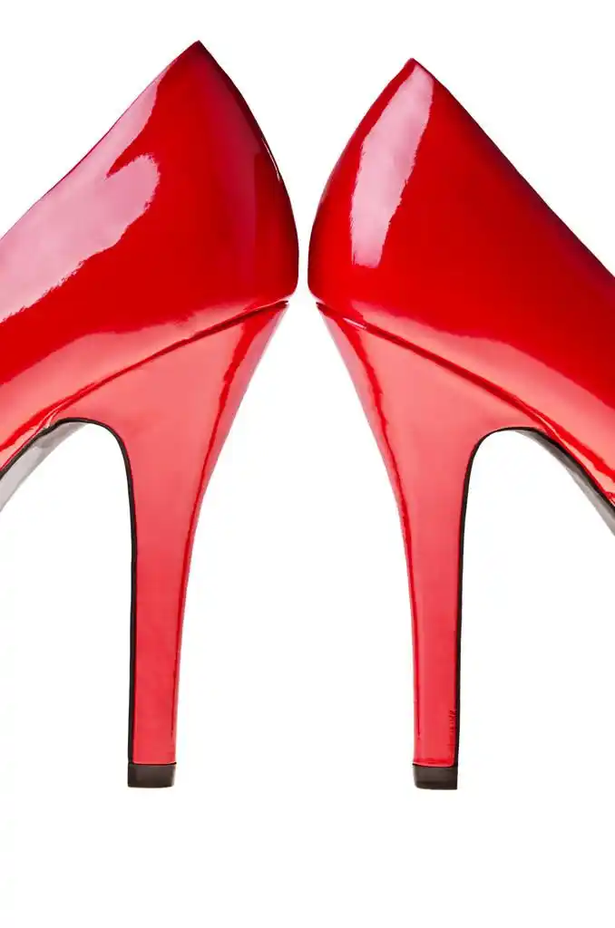红色高跟鞋,红色高跟鞋,在白色背景上孤立.