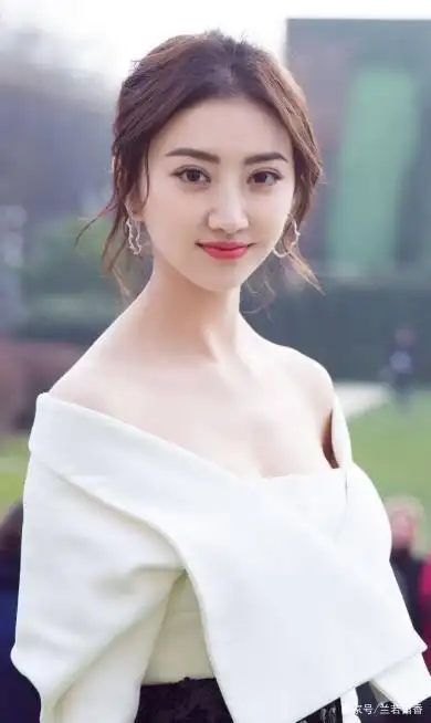 景甜的家世到底有多强大,景甜原名