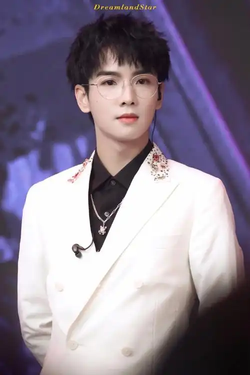 【郑繁星】 ☆‖日常‖ 许你一世繁华,伴你璀璨如星①