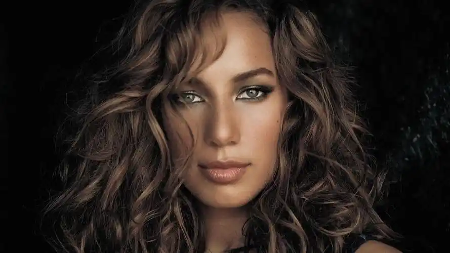 p>丽安娜·刘易斯(leona lewis),1985年4月3日出生于 a target="