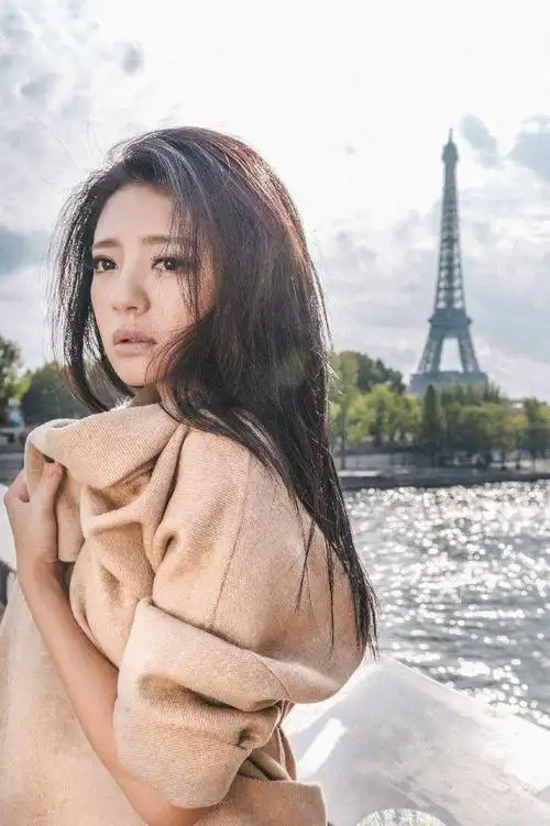 安以轩:娘家黑白通吃,嫁澳门博彩富豪,感情经历却很坎坷