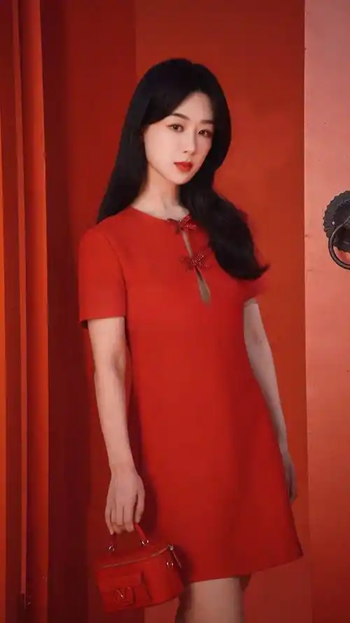 杨紫真的是越来越养眼了!