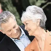 外国老人温馨情侣头像一对两张_微信头像图片大全