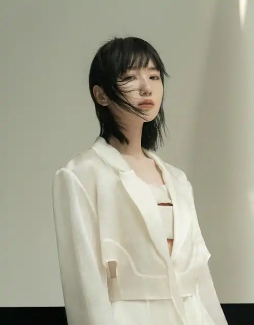 发型 分享到 0 跟贴 作为《三十而已》热播剧里的主角之一,毛晓彤得到