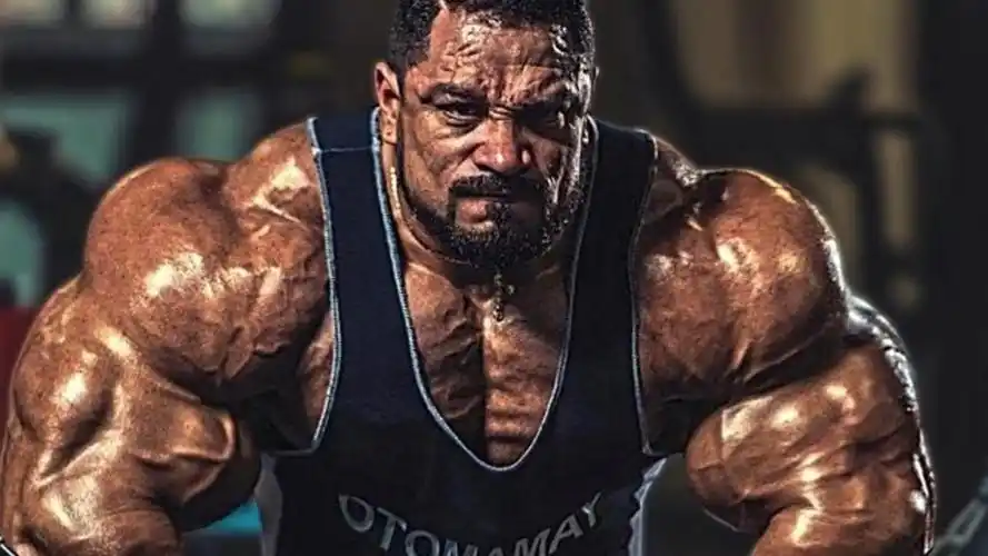 健美史上第一个人气冠军,肌肉逆天,还有迷人笑容