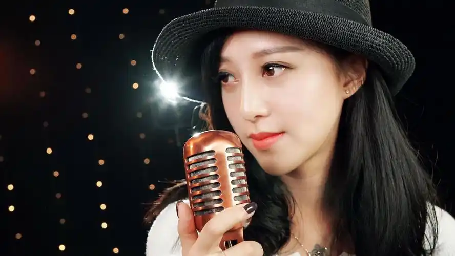 情歌女神翻唱经典《给我一个吻》甜蜜可爱,听的我都陶醉了