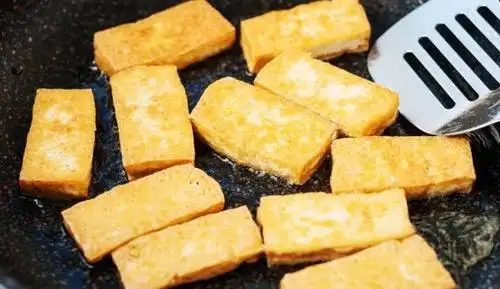 每日一菜 | 蒜香闷油炸豆腐