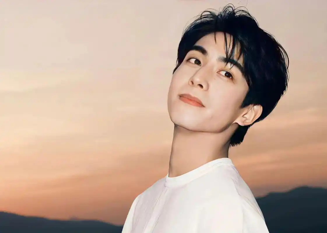 分享/电脑壁纸/宋威龙    找到好多宋威龙的电脑壁纸啦!好看死了!