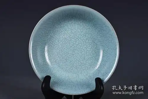 宋汝窑天蓝釉蟹爪纹蕉叶碗乾隆御题铭文