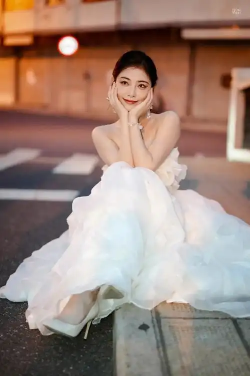 许佳琪白玫瑰婚纱大片