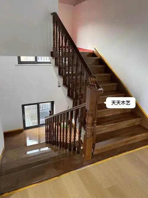 经久耐看的楼梯扶手选择这个颜色就对了