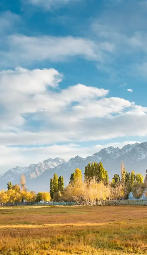 中国新疆喀什塔什库尔干石头城秋色自然风光