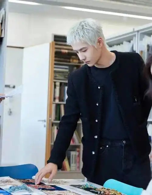 王一博朱一龙关晓彤,金晨陈飞宇于适,陈牧驰侯明昊范丞丞等动态_电影