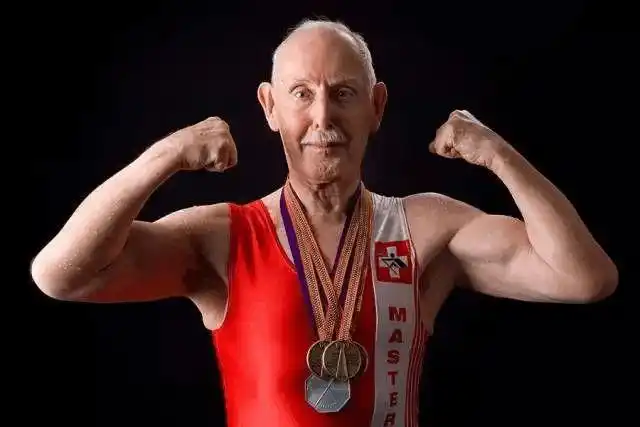 运动员演说家,作家,企业家,新晋时尚设计师(研究老年人服饰)赛艇选手