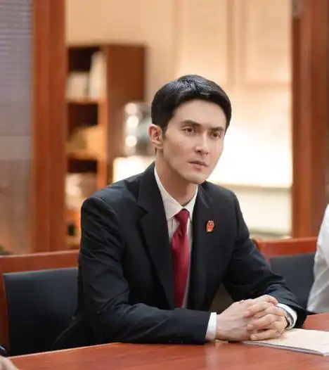 高伟光变身法官"罗大胆",基层普法遭遇居民从楼上泼水示威|马伊琍