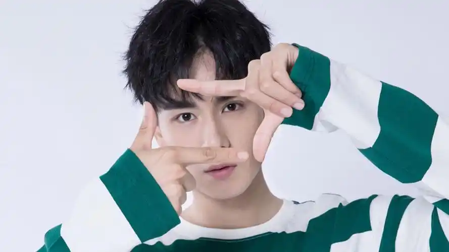 胡一天 内地明星 明星风尚壁纸【4】