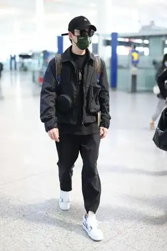 男星街拍小绵羊出道九周年艾薇儿和梅根携男友doubledate